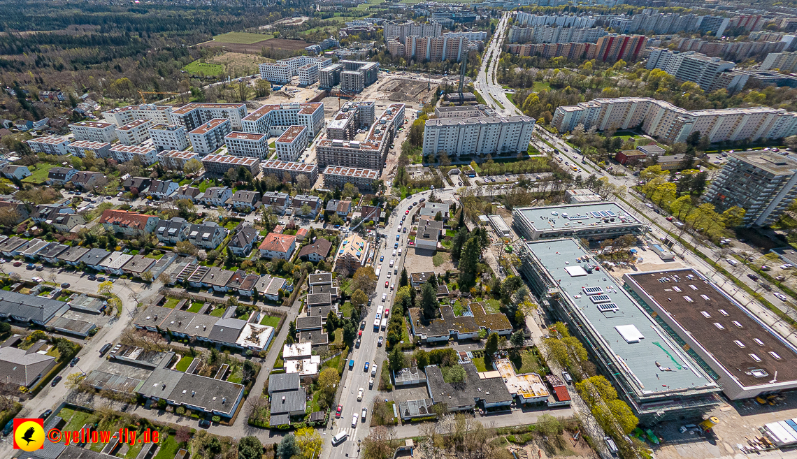21.04.2023 - Luftbilder von der Baustelle Niederalmstraße 16 in Neuperlach